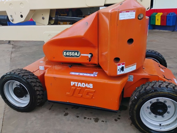 Plataforma JLG E 450AJ ano 2007