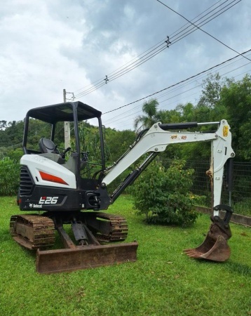 Mini Escavadeira Bobcat E26 ano 2022