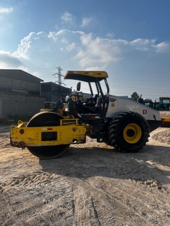Rolo Compactador bomag BW 212 D-40 ano 2008