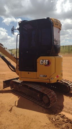 Mini Escavadeira Caterpillar 302.7 CR ano 2023