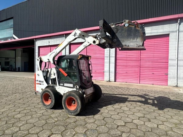 Mini Carregadeira Bobcat S570 ano 2018