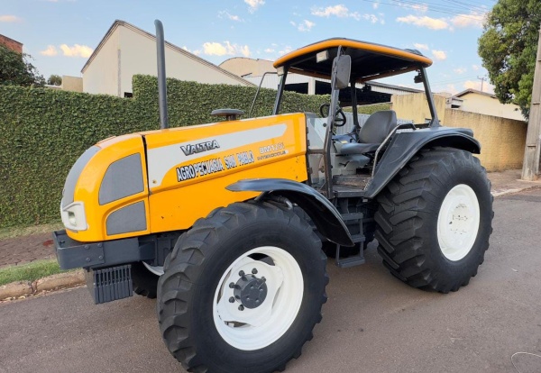 Trator Valtra BM125i ano 2008