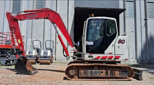 Mini Escavadeira Link Belt 80 SA ano 2019