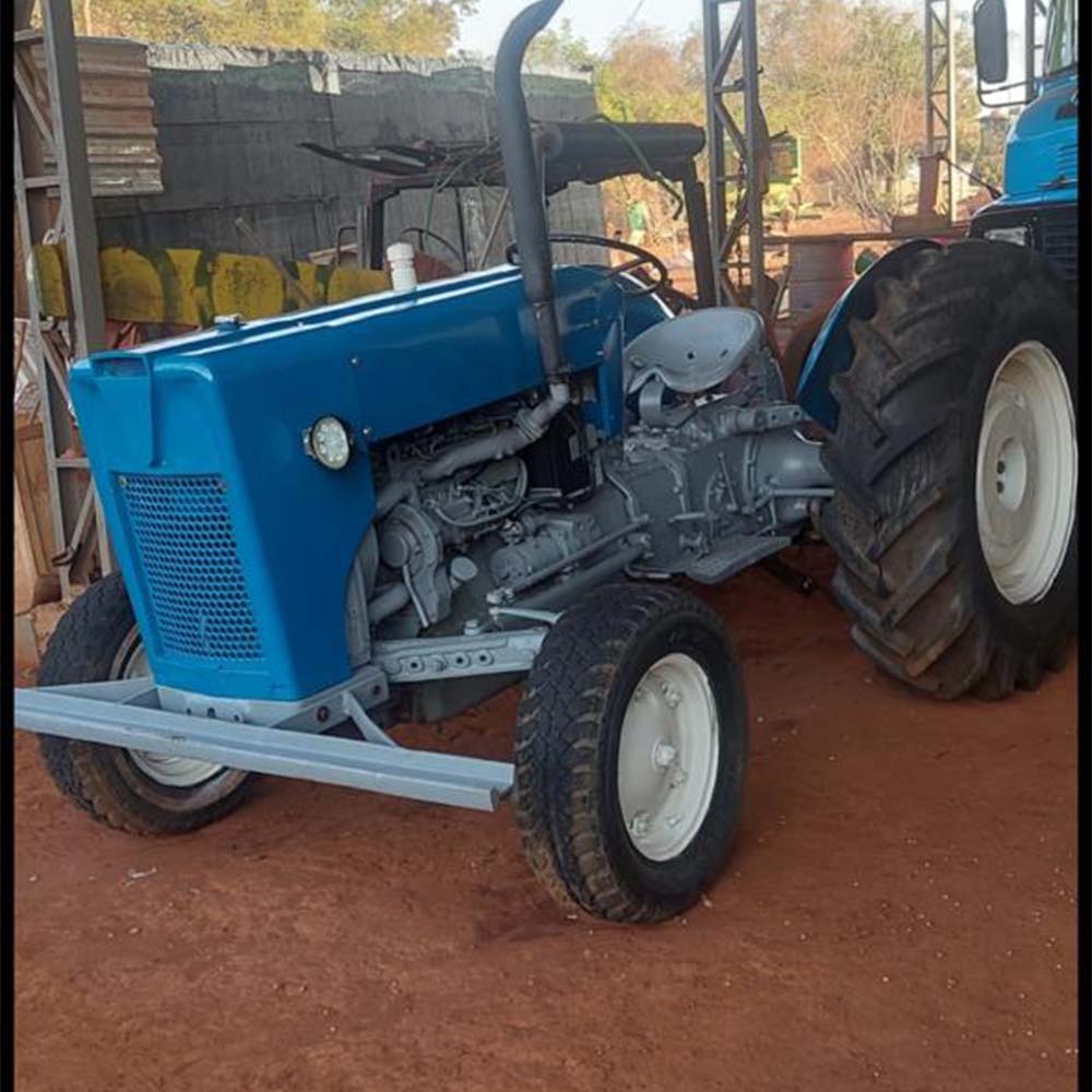 Trator Ford 8BR