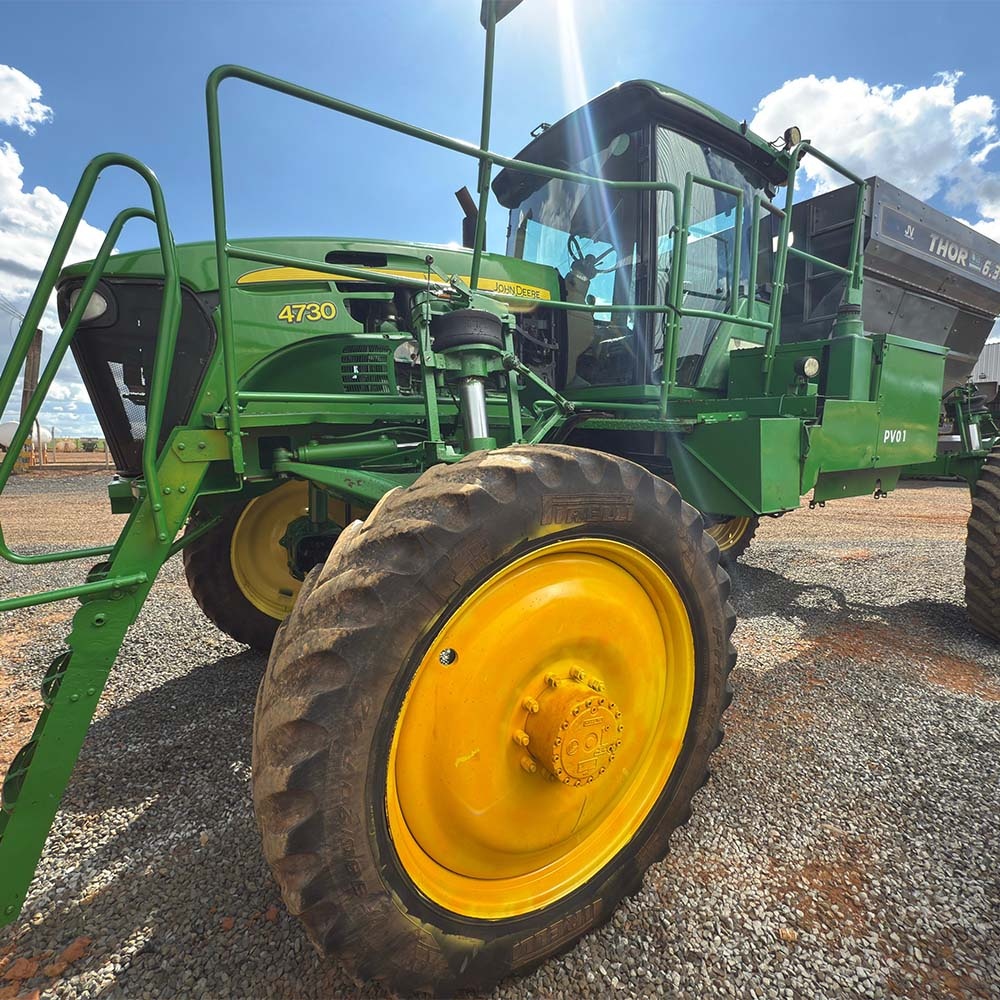 Pulverizador Autopropelido John Deere 4730 ano 2008