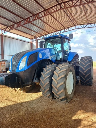Trator New Holland T8 385 ano 2015