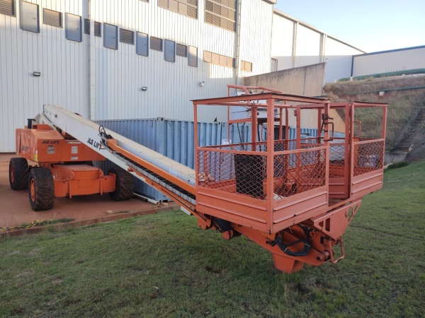 Plataforma JLG 100HX ano 1996