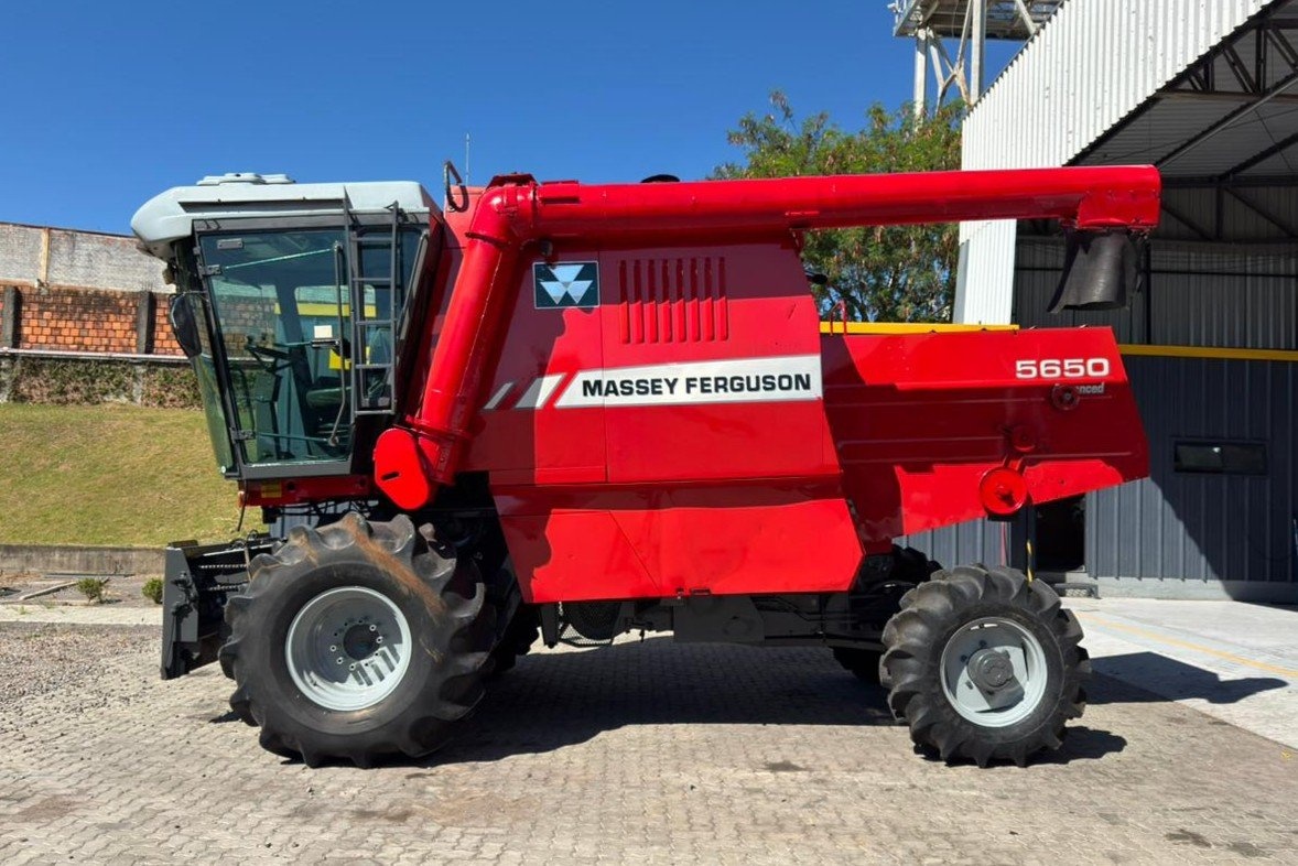 Colheitadeira Massey Ferguson MF 5650 Advanced ano 2009
