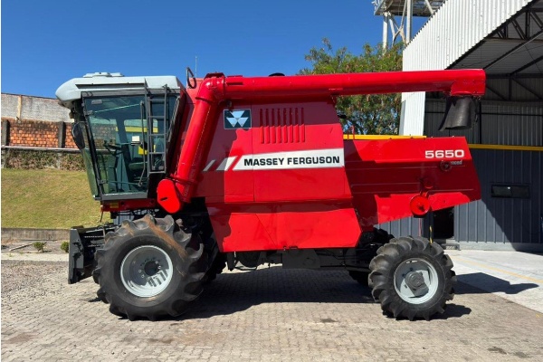 Colheitadeira Massey Ferguson MF 5650 Advanced ano 2009