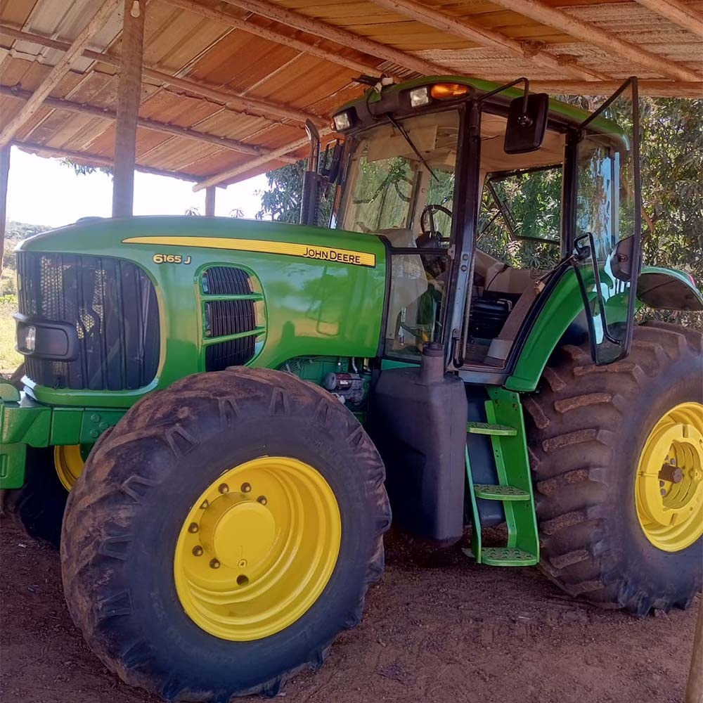Trator John Deere 6165 ano 2012