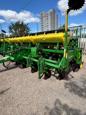 Plantadeira John Deere 1113 ano 2014