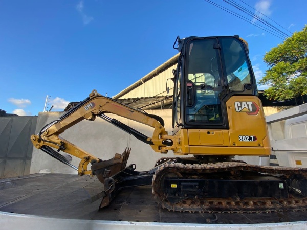 Mini Escavadeira Caterpillar 302.7 CR ano 2022