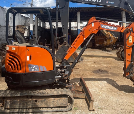 Mini Escavadeira Doosan DX27Z ano 2015