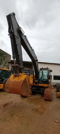 Escavadeira John Deere 200G ano 2022