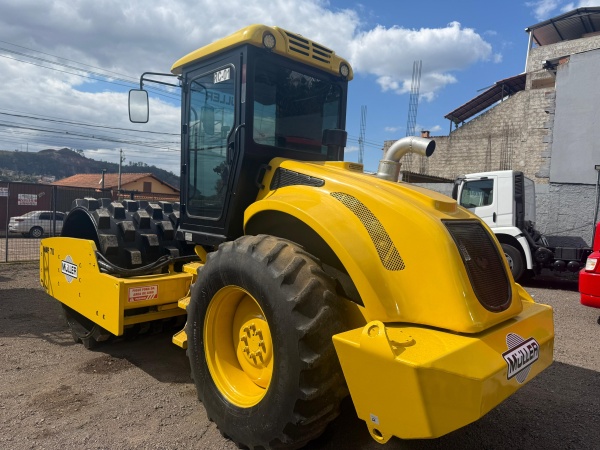 Rolo Compactador Müller VAP70 ano 2013