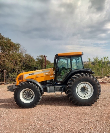 Trator Valtra BH 185i ano 2009