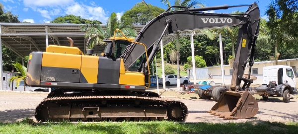 Escavadeira Volvo EC220DL ano 2022