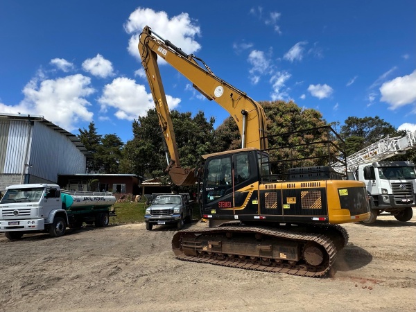 Escavadeira SANY SY215C ano 2022