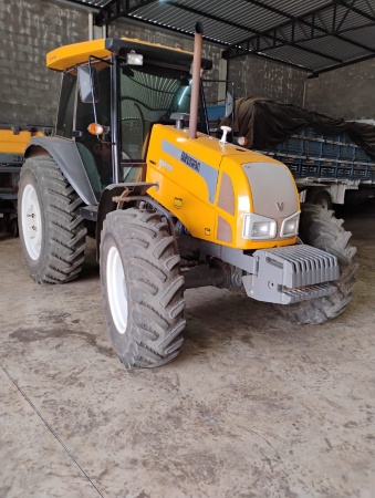 Trator Valtra BM 100