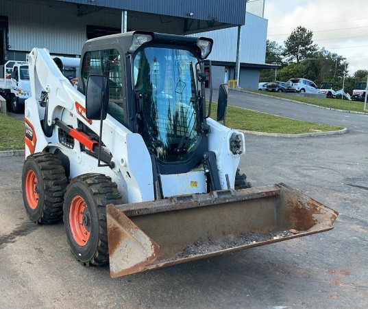 Mini Carregadeira Bobcat S770  ano 2023