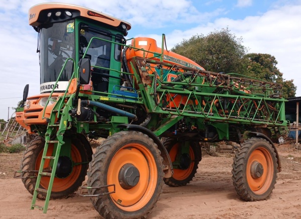 Pulverizador Autopropelido Stara IMPERADOR 3100 ano 2016