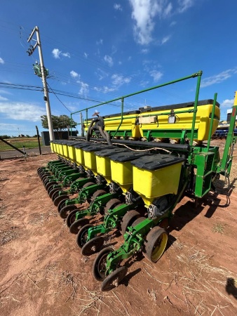 Plantadeira John Deere 1111 ano 2017