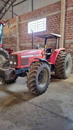 Trator Massey Ferguson MF 5320 ano 2001