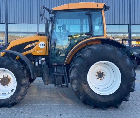Trator Valtra Valtra A 124 ano 2018