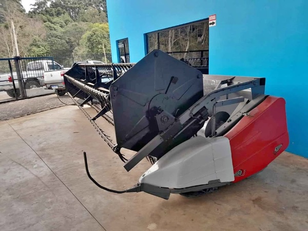 Plataforma Massey Ferguson dynaflex ano 2016