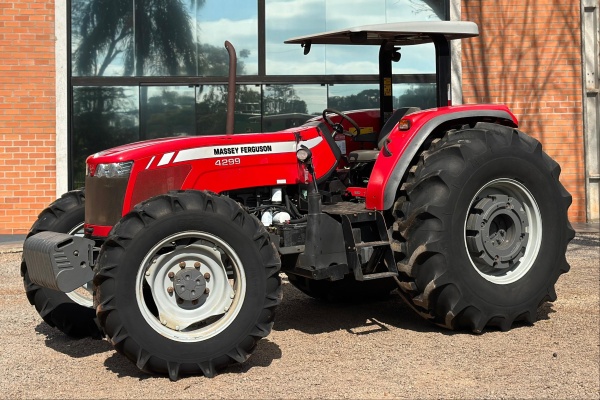 Trator Massey Ferguson MF 4299 ano 2016