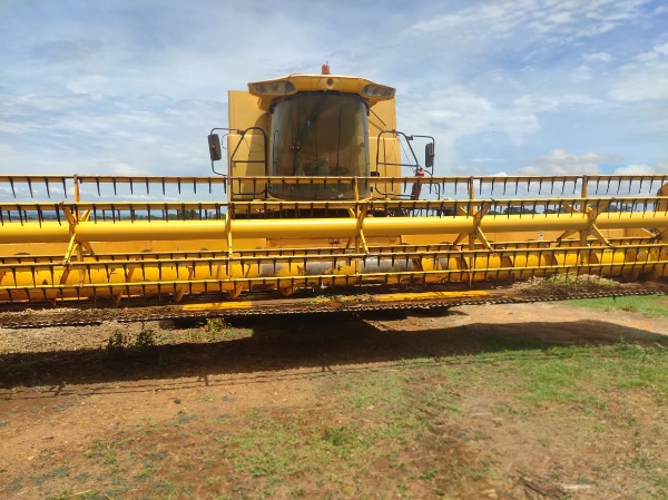 Colheitadeira New Holland CS660 ano 2005 - CS660 - Máquinas Agrícolas