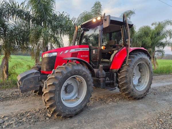 Trator Massey Ferguson MF 6713 R Dyna-4 ano 2023