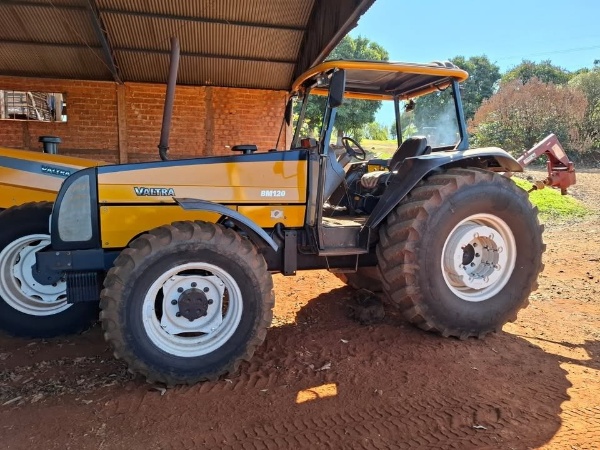 Trator Valtra BM 120