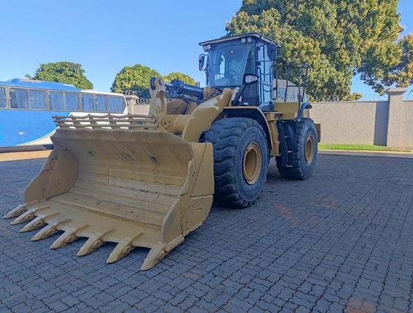 Pá Carregadeira Caterpillar 966L ano 2021