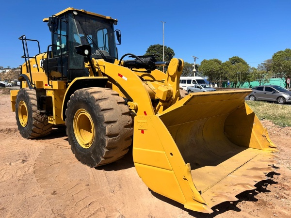 Pá Carregadeira Caterpillar 950L ano 2017
