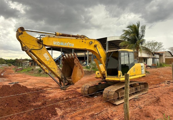 Escavadeira Komatsu PC160 ano 2008