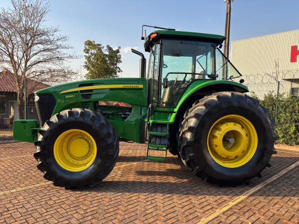 Trator John Deere 7230 J ano 2019