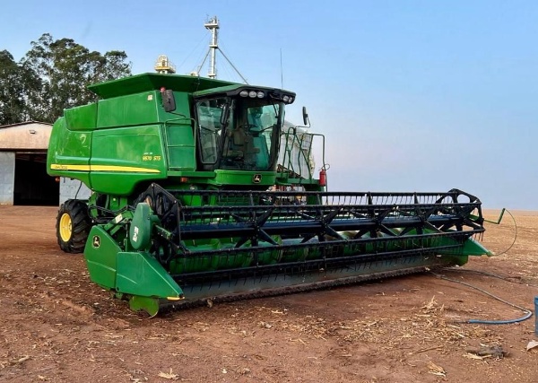 Colheitadeira John Deere STS 9570 ano 2012