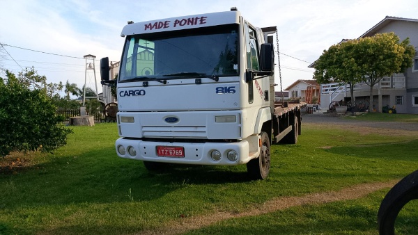 Caminhão Ford Cargo 816 ano 2013