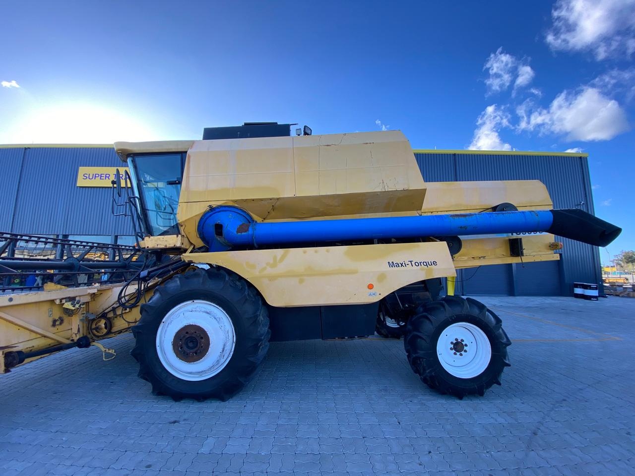Colheitadeira New Holland TC 5090   ano 2011