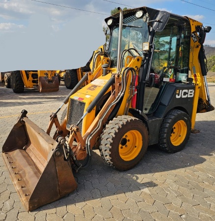 Mini Retroescavadeira JCB 1CX ano 2019