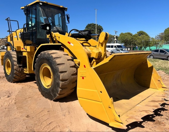 Pá Carregadeira Caterpillar 950L ano 2017