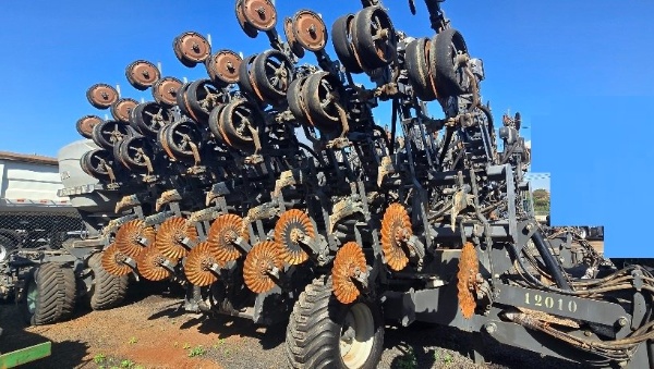 Plantadeira Valtra Momentum 30F ano 2022