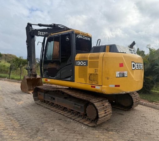 Escavadeira John Deere 130G ano 2015