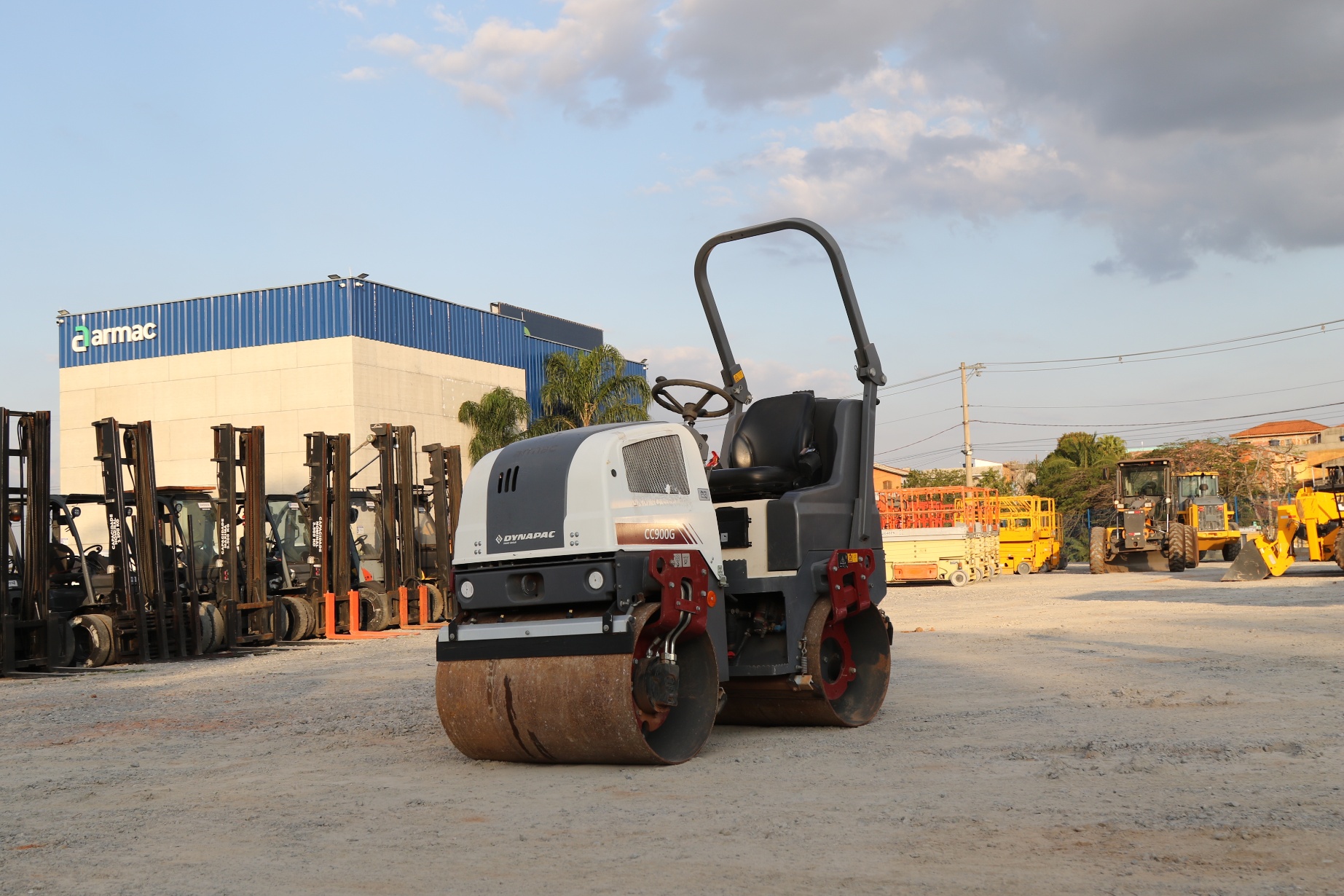 Rolo Compactador Dynapac CC900G ano 2021
