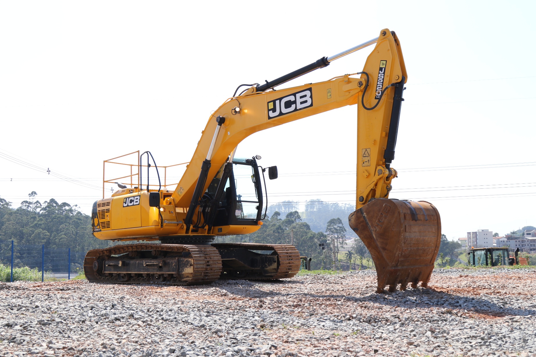 Escavadeira JCB JS220LC ano 2022
