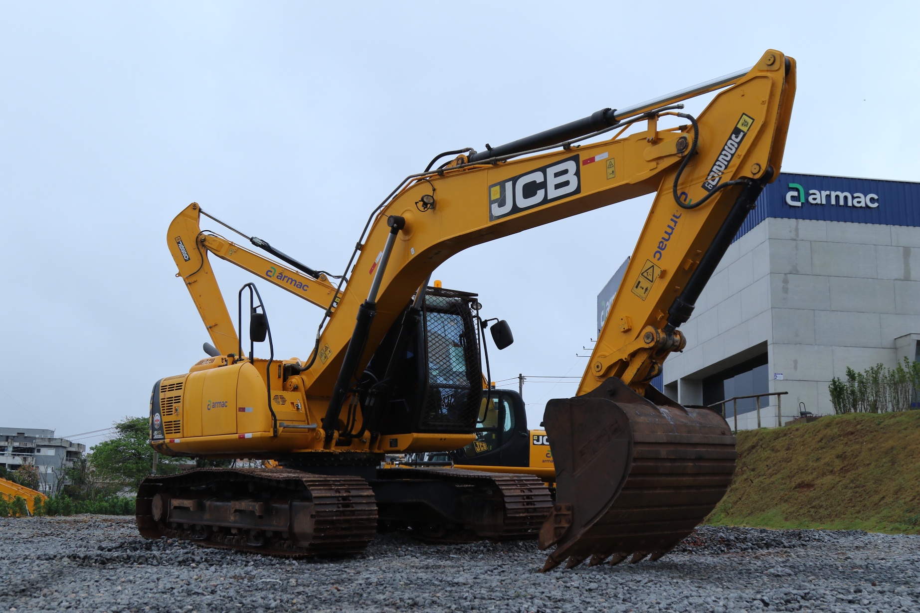 Escavadeira JCB JS220LC ano 2022