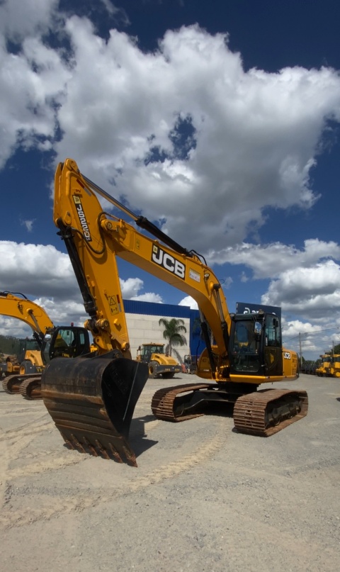 Escavadeira JCB JS220LC ano 2022