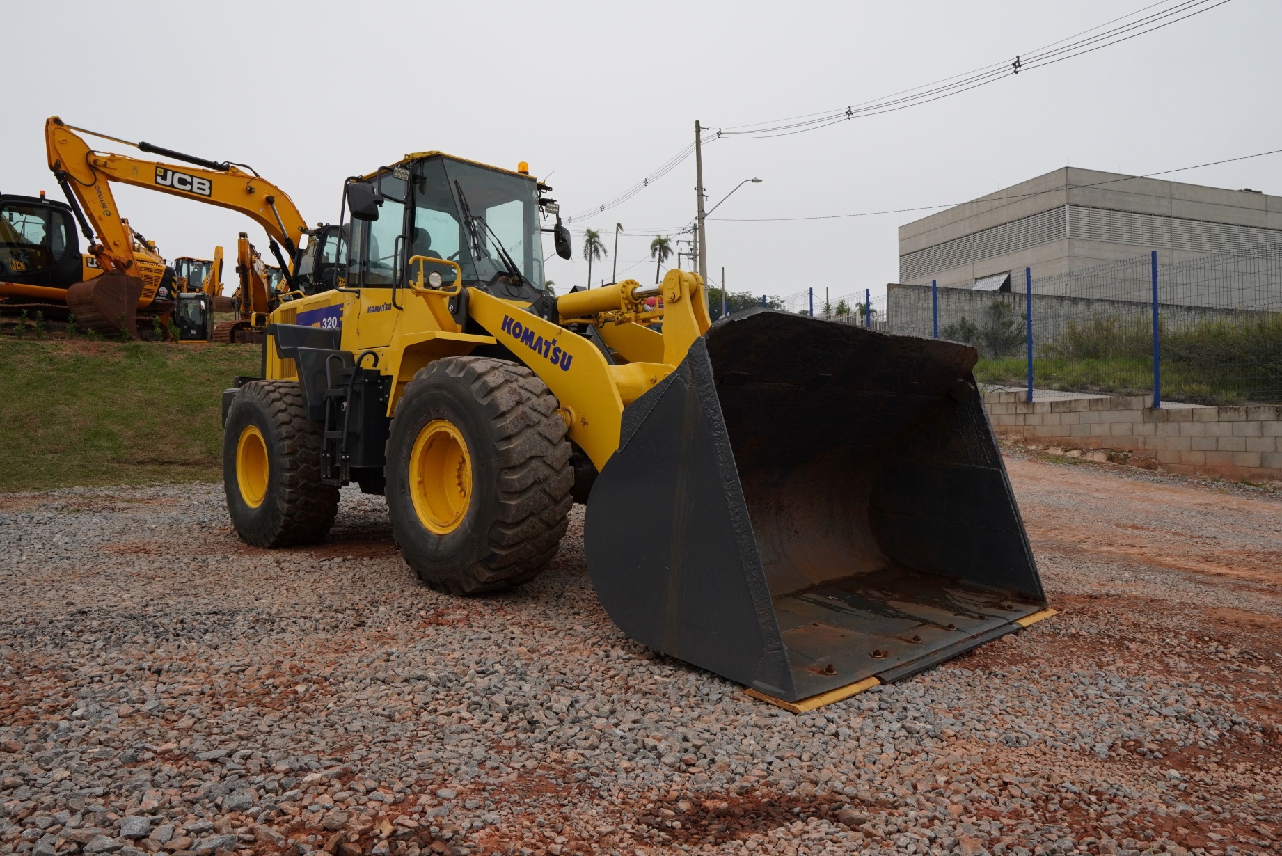 Pá Carregadeira Komatsu WA320 ano 2019