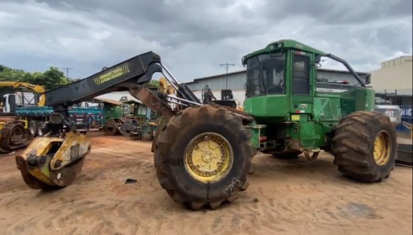 Skidder John Deere 948L ano 2015